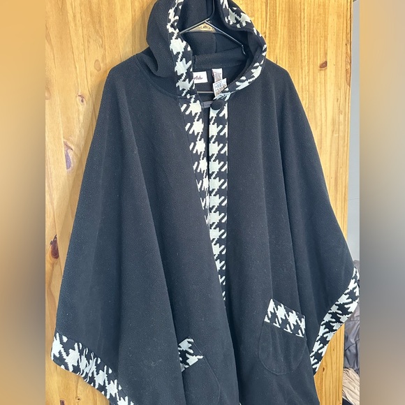Moda Classic Black Cape with Houndstooth Accents - Picture 2 of 3